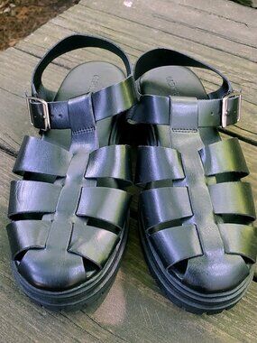 Old Navy Women's Fisherman Sandals, Black, Size 7
